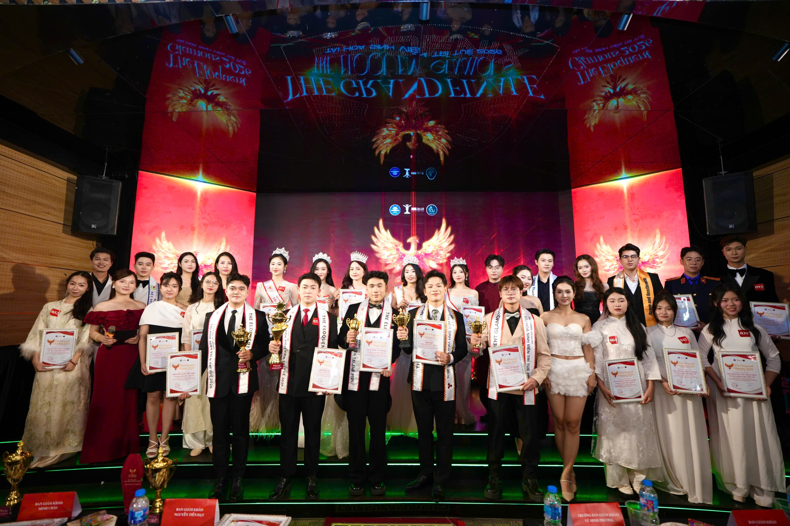 Học viên VNES EDUCATION Review đề thi thật HSA 2026 